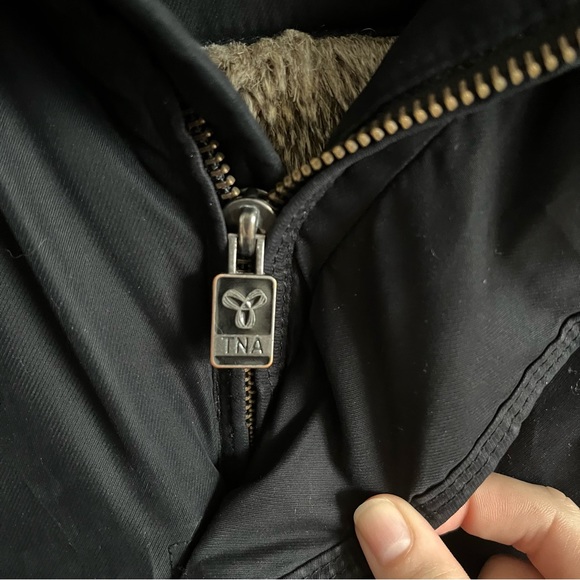 TNA Parka | Chamomix Parka Aritzia - Picture 4 of 12
